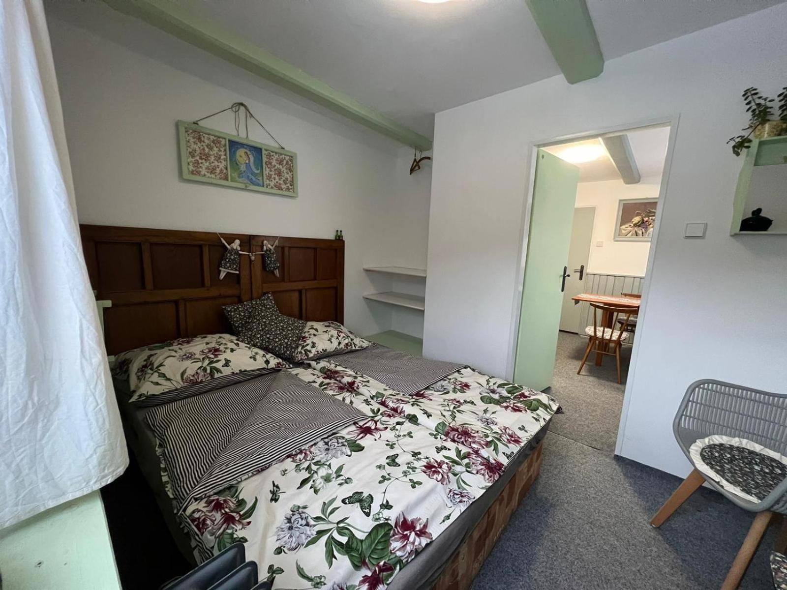 U Efy Apartment